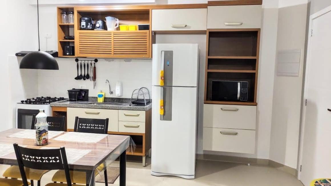 Apto Centro Ubatuba Com Varanda Gourmet, Suite E Piscina Esterno foto
